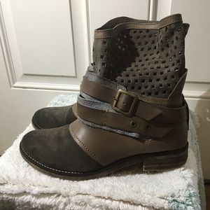 Cool Cowboy-Inspired Suede Booties